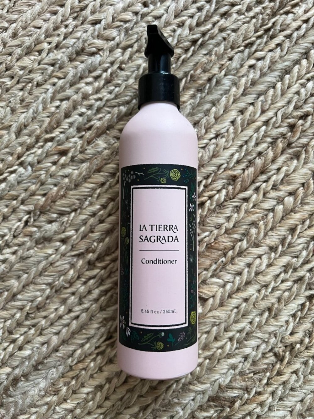 La Tierra Sagrada All Natural Hair Conditioner 8.45 oz 250 ml